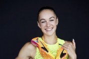 푸마, 200m 육상 신예 선수 애비 스타이너와 계약 체결